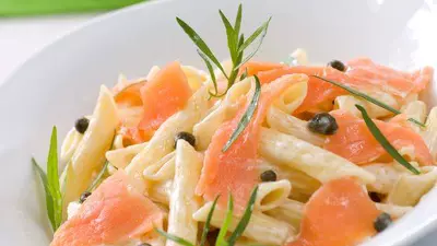 Paste: Spaghette cu somon şi broccoli