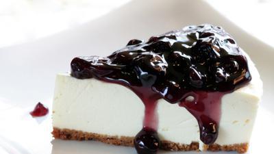 Desert: Prăjitură cu brânză şi afine