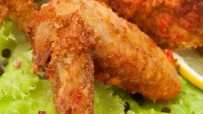 Reţetă: Aripioare cu legume şi sos