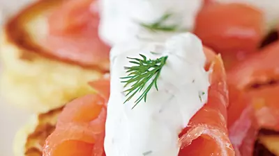 Blinii din caşcaval cu peşte