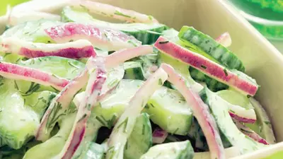 Salată de castraveţi de seră