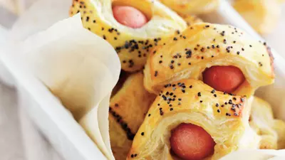 Cârnăciori în aluat