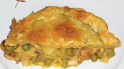 Placintă de pui cu legume