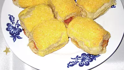 Rulouri cu cârnaţi şi mălai