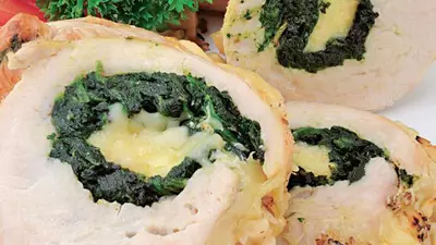 Rulouri de pui cu mozzarella şi spanac