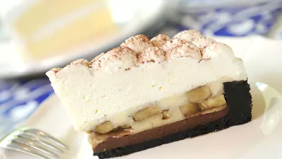 Prăjitură banana split reinterpretată