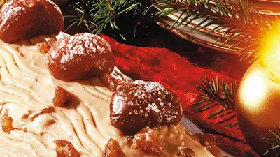 Ruladă însiropată cu castane