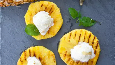 Grătar inedit cu mango şi ananas