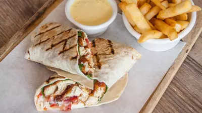 Lipie cu pui și parmezan