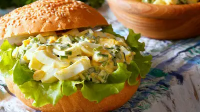 Salată de ouă – rețeta clasică