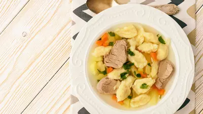 Supă de pui cu găluşte