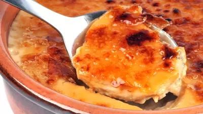 Tort de mere cu cremă de zahăr ars