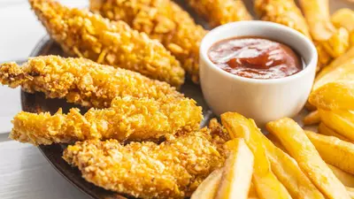 Crispy strips – rețeta de degețele de pui cu care nu dai greș