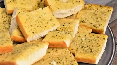 Pâine cu usturoi – rețeta keto