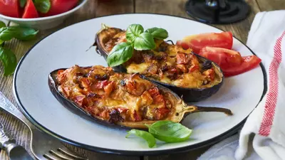 Vinete umplute cu legume și măsline