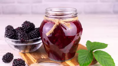 Gem de mure fără semințe