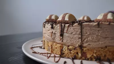 Cheesecake Kinder Bueno – rețeta fără coacere. E virală pe TikTok
