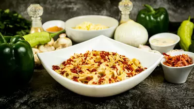 (P) Rețete rapide pentru zilele aglomerate: 4 feluri de mâncare care se prepară în 30 de minute