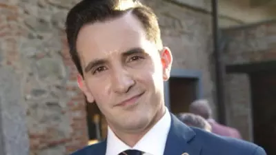De-la-un-orfelinat-din-Rom--nia-comunist---la-purt--tor-al-fl--c--rii-olimpice--Povestea-impresionant---a-rom--nului-adoptat---n-Italia-la-sugestia-Maicii-Tereza