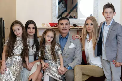 Valentina și Cristi Borcea au milioane de euro, dar și cresc copiii în lux cu măsură: „Milan a fost dus de mic, de tatăl lui, la pescuit. Îi duc și cu mijloace de transport în comun”