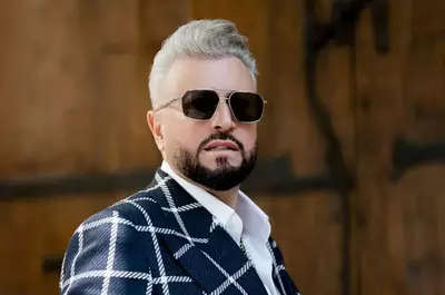 Cătălin Botezatu și-a deschis geanta în fața camerelor. Ce obiecte neașteptate poartă zilnic cu el: „Minimum trei trabucuri. Am și un gloss!”