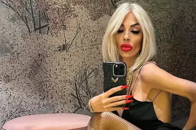 Cum arată Raluca Bădulescu în costum de baie și fără perucă. Imagini rare cu vedeta
