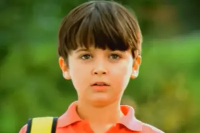 Cum arată și cu ce se ocupă azi Noni Ene, băiatul din celebra reclamă la brânză topită? Nimeni nu-l mai recunoaște