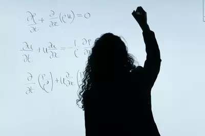 Un profesor a făcut, anul trecut, 1,5 milioane de lei din meditații! Câți bani au declarat la ANAF, în total, cei care pregătesc elevii în particular