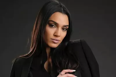 Cine este Karmen Simionescu de la Asia Express. Fiica lui Adrian Minune are 27 de ani, e cântăreață și a divorțat de Bogdan Căplescu, tatăl fetiței sale