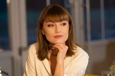 Alexandra Ungureanu, prima apariție cu iubitul alături de care trăiește o poveste de dragoste la distanță. Cum au fost surprinși de paparazzi