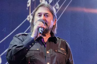 Gheorghe Gheorghiu a împlinit 50 de ani de carieră. Cum arată acum și cu ce artiști a cântat la spectacolul aniversar : ”Vă doresc să rămâneți tineri, sănătoși, bogați și frumoși”