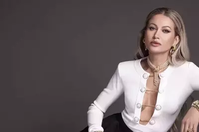 Anamaria Ferentz a împlinit 50 de ani și a sărbătorit în Aruba, alături de soțul american și familia ei: "Cea mai frumoasă zi de naștere din viața mea"/ Cum arată cântăreața în costum de baie