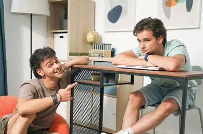 Cum reacționează Ștefan și Bogdan Iancu când sunt confundați: "Dau și autografe în locul fratelui sau fac poze. Și el face la fel". Mulți cred că sunt gemeni, deși între ei e o diferență de 2 ani / EXCLUSIV