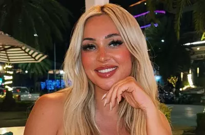 Raluca Zenga, superbă la 44 de ani! Mesajul postat, la început de an, de fosta soție a lui Walter Zenga: "Nu te grăbi, nu forța schimbarea, ascultă-ți busola interioară"