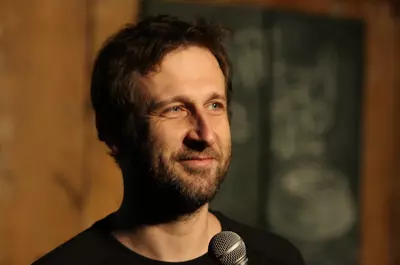 Cine este Radu Isac de la Asia Express 2026. E comediant, locuiește în Anglia și a participat la iUmor