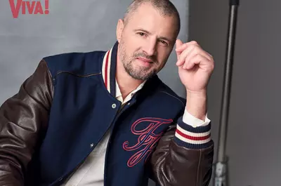 Cu ce s-a ocupat Pavel Stratan înainte să devină cunoscut. Cel mai greu moment din carieră: „Tata nu m-a văzut pe scenă, deși nu mă lăsa să cânt!” / EXCLUSIV