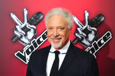 Tom Jones, concediat de la Vocea Marii Britanii după 14 ani. Mesajul trist al artistului în vârstă de 86 de ani: „Nu am vrut sa părăsesc emisiunea!”