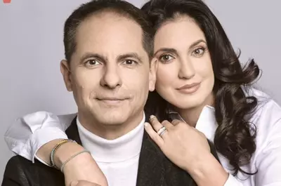 Imagini rare cu soția lui Dan Negru, din ziua în care au fost nași de cununie în Timișoara. Codruța a purtat o rochie elegantă, din dantelă: "Nășitul e o binecuvântare!"