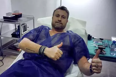 Cătălin Botezatu ajunge din nou pe masa de operație, în Turcia: "Trebuie să o fac când sunt foarte liniștit. Poate în perioada aceea așa voi petrece vacanța"