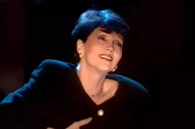 Dida Drăgan, apariție rară la 80 de ani. Artista a urcat pe scenă, la Sibiu, și a interpretat o piesă iconică