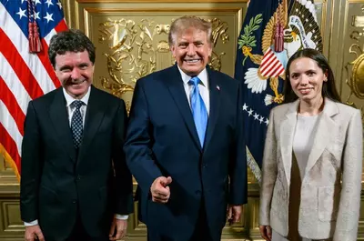 Cum s-au fotografiat Mirabela Grădinaru și Nicușor Dan cu Donald Trump, la New York. Președintele a publicat abia acum imaginea: "O onoare!"