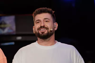 Radu Ciucă, declarații rare despre părinți: "Relația s-a schimbat în timp și s-a schimbat în bine, mai ales în ultimii ani. Și mă bucur enorm pentru asta" / EXCLUSIV