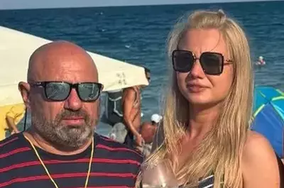 Imagini fierbinți cu iubita lui Cătălin Scărlătescu în vacanță. Cum a apărut arhitecta Elena în Mexic. Blondă, voluptuoasă, fără inhibiții