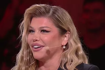 WOW! Imagini din vila Loredanei Groza! Spectaculos e puțin spus! Ce are artista la capul patului! Imagini cu palatul divei, oaza supremă de răsfăț