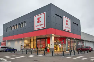 Alertă alimentară de ultimă oră în România! Du înapoi acum sau aruncă dacă ai cumpărat asta! Un celebru hipermarket retrage un aliment consumat de mulți români! Ce pericol prezintă