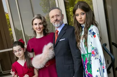 Mikaela, fiica Iuliei și a lui Mihai Albu are iubit. Primele declarații făcute de designer. „Nu s-a ascuns. E un băiat tot de vârsta ei”