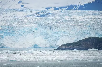Un „megatsunami” de 500 de metri a măturat totul în cale după prăbușirea unui versant în Alaska