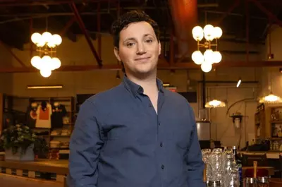 Spăla vase sub sediul BlackRock și visa să lucreze acolo. Azi are 30 de ani și 300 de angajați: „Aveam o carieră pentru care oamenii, la propriu, ar fi murit”