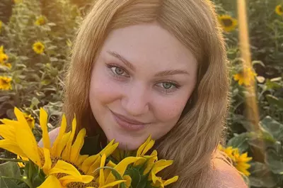 Andreea Anița a murit chiar de ziua mamei sale. Tânăra din Fălticeni pentru care România a strâns 2,3 milioane de dolari avea 27 de ani