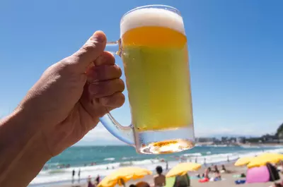 Un turist spune unde a găsit cea mai ieftină bere de pe litoralul românesc: „4 lei la draft, nu poți mai bine de atât”